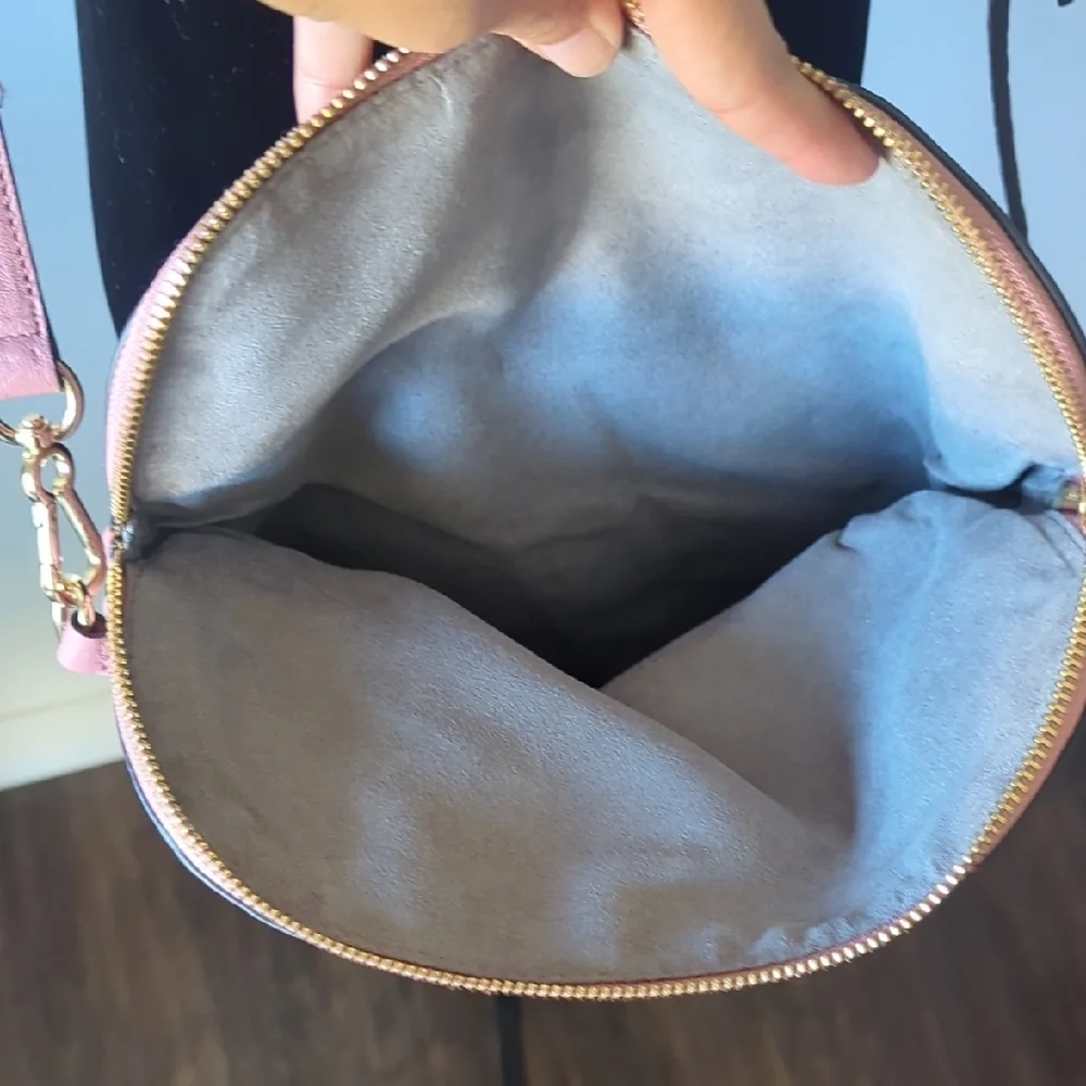 Vince Camuto Pink Textured Crossbody Bag - Picture 11 of 12